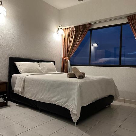 Beach Resort Home Stay Sri Sayang Apartment Batu Ferringhi 2Bedroom Екстериор снимка